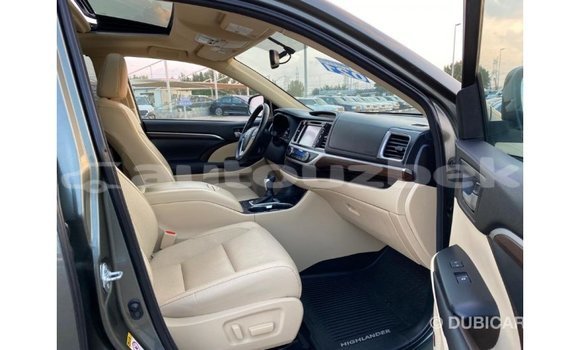 Buy Import Toyota Highlander Green Car in Import - Dubai in Andijon Buy Import Toyota Highlander Green Car in Import - Dubai in Andijon