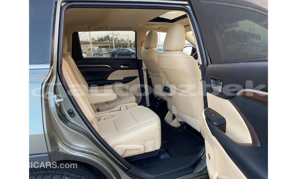 Buy Import Toyota Highlander Green Car in Import - Dubai in Andijon Buy Import Toyota Highlander Green Car in Import - Dubai in Andijon