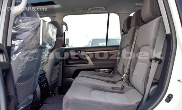 Buy Import Toyota Land Cruiser White Car in Import - Dubai in Andijon Buy Import Toyota Land Cruiser White Car in Import - Dubai in Andijon