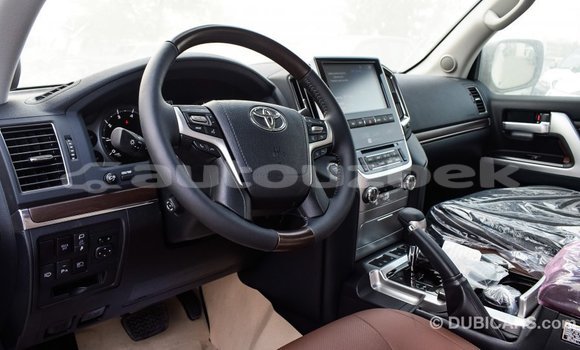 Buy Import Toyota Land Cruiser White Car in Import - Dubai in Andijon Buy Import Toyota Land Cruiser White Car in Import - Dubai in Andijon