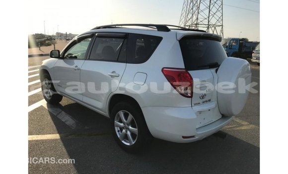 Buy Import Toyota 4Runner White Car in Import - Dubai in Andijon Buy Import Toyota 4Runner White Car in Import - Dubai in Andijon