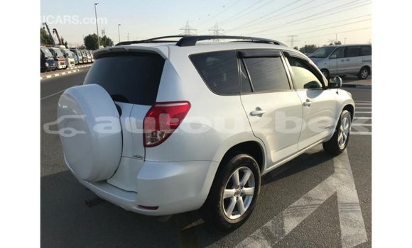 Buy Import Toyota 4Runner White Car in Import - Dubai in Andijon Buy Import Toyota 4Runner White Car in Import - Dubai in Andijon