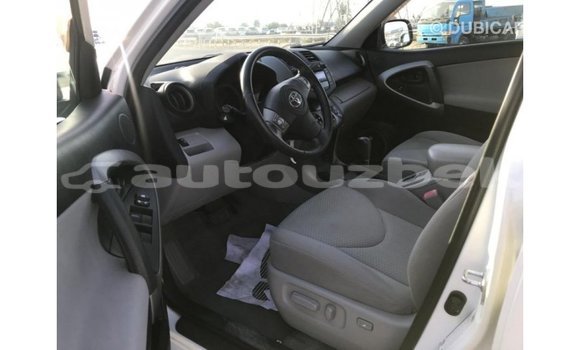 Buy Import Toyota 4Runner White Car in Import - Dubai in Andijon Buy Import Toyota 4Runner White Car in Import - Dubai in Andijon