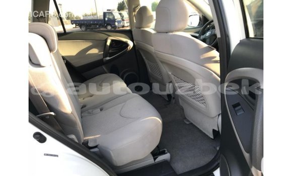 Buy Import Toyota 4Runner White Car in Import - Dubai in Andijon Buy Import Toyota 4Runner White Car in Import - Dubai in Andijon