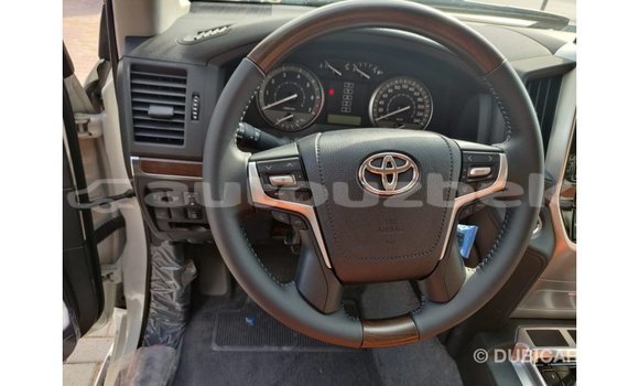 Buy Import Toyota Land Cruiser White Car in Import - Dubai in Andijon Buy Import Toyota Land Cruiser White Car in Import - Dubai in Andijon