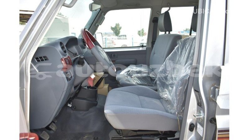 Big with watermark toyota land cruiser andijon import dubai 1817