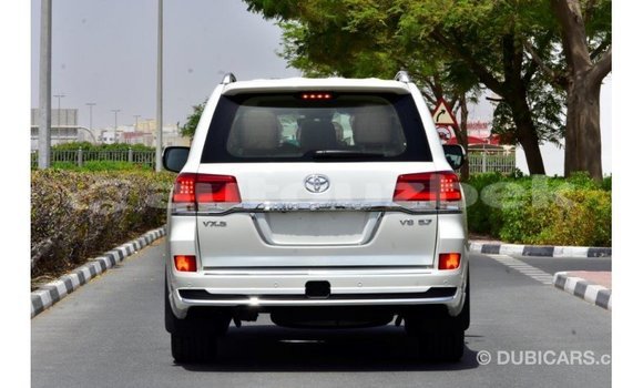 Buy Import Toyota Land Cruiser White Car in Import - Dubai in Andijon Buy Import Toyota Land Cruiser White Car in Import - Dubai in Andijon