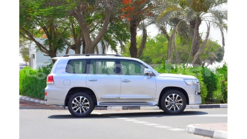 Big with watermark toyota land cruiser andijon import dubai 1844