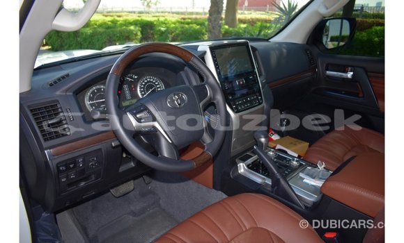 Buy Import Toyota Land Cruiser White Car in Import - Dubai in Andijon Buy Import Toyota Land Cruiser White Car in Import - Dubai in Andijon