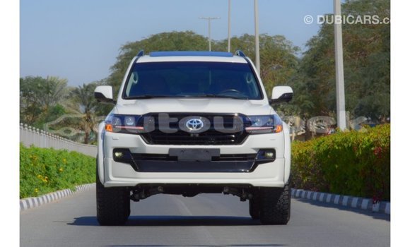 Buy Import Toyota Land Cruiser White Car in Import - Dubai in Andijon Buy Import Toyota Land Cruiser White Car in Import - Dubai in Andijon