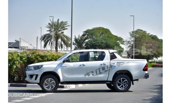 Buy Import Toyota Hilux White Car in Import - Dubai in Andijon Buy Import Toyota Hilux White Car in Import - Dubai in Andijon