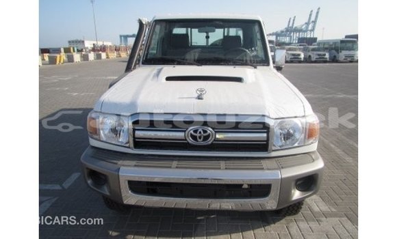Buy Import Toyota Land Cruiser White Car in Import - Dubai in Andijon Buy Import Toyota Land Cruiser White Car in Import - Dubai in Andijon