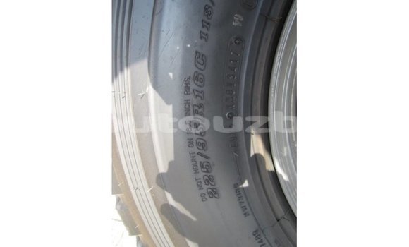 Buy Import Toyota Land Cruiser White Car in Import - Dubai in Andijon Buy Import Toyota Land Cruiser White Car in Import - Dubai in Andijon