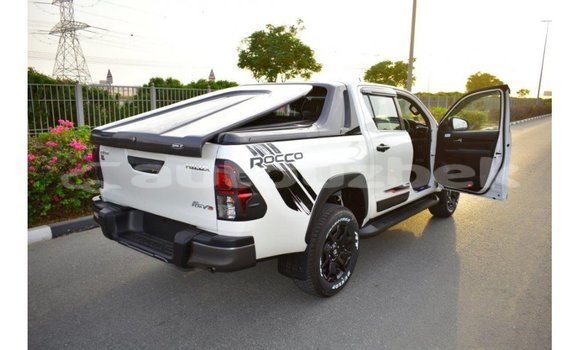 Buy Import Toyota Hilux White Car in Import - Dubai in Andijon Buy Import Toyota Hilux White Car in Import - Dubai in Andijon