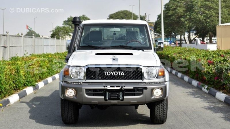 Big with watermark toyota land cruiser andijon import dubai 1862