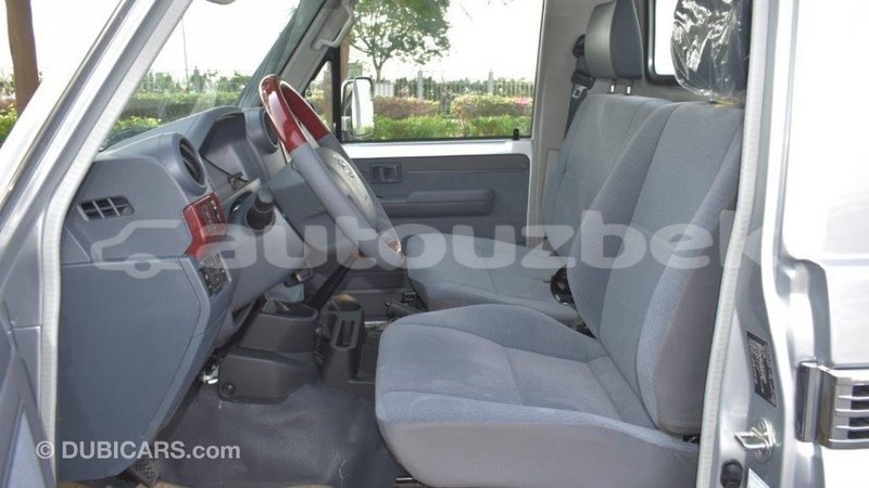 Big with watermark toyota land cruiser andijon import dubai 1862