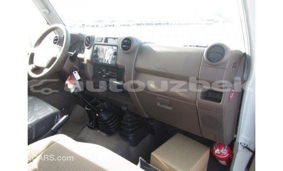 Buy Import Toyota Land Cruiser White Car in Import - Dubai in Andijon Buy Import Toyota Land Cruiser White Car in Import - Dubai in Andijon