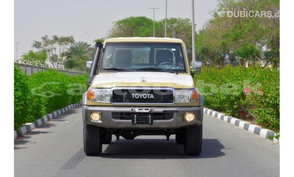 Buy Import Toyota Land Cruiser Beige Car in Import - Dubai in Andijon Buy Import Toyota Land Cruiser Beige Car in Import - Dubai in Andijon