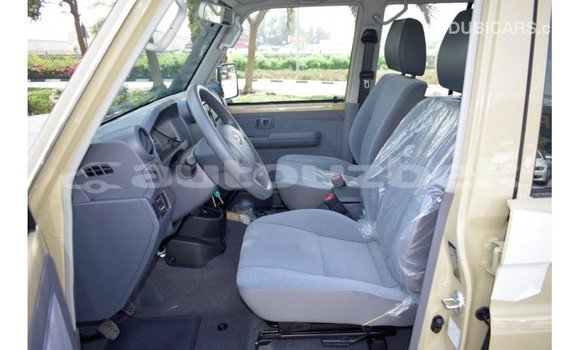 Buy Import Toyota Land Cruiser Beige Car in Import - Dubai in Andijon Buy Import Toyota Land Cruiser Beige Car in Import - Dubai in Andijon