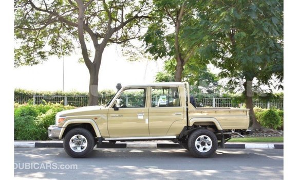 Buy Import Toyota Land Cruiser Beige Car in Import - Dubai in Andijon Buy Import Toyota Land Cruiser Beige Car in Import - Dubai in Andijon