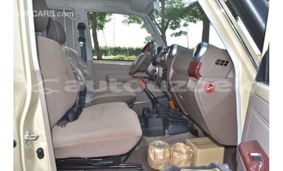 Buy Import Toyota Land Cruiser Beige Car in Import - Dubai in Andijon Buy Import Toyota Land Cruiser Beige Car in Import - Dubai in Andijon
