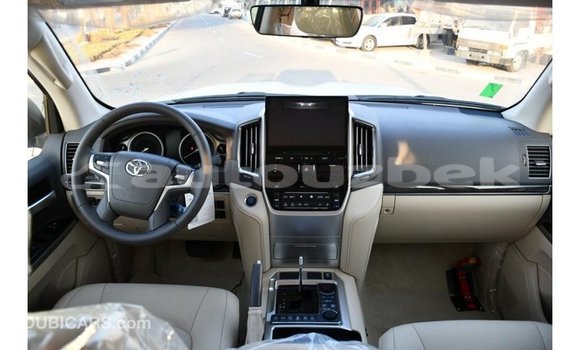 Buy Import Toyota Land Cruiser White Car in Import - Dubai in Andijon Buy Import Toyota Land Cruiser White Car in Import - Dubai in Andijon