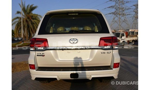 Buy Import Toyota Land Cruiser White Car in Import - Dubai in Andijon Buy Import Toyota Land Cruiser White Car in Import - Dubai in Andijon