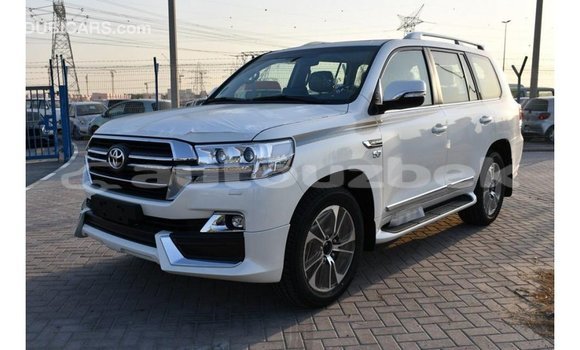 Buy Import Toyota Land Cruiser White Car in Import - Dubai in Andijon Buy Import Toyota Land Cruiser White Car in Import - Dubai in Andijon