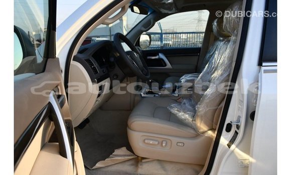 Buy Import Toyota Land Cruiser White Car in Import - Dubai in Andijon Buy Import Toyota Land Cruiser White Car in Import - Dubai in Andijon
