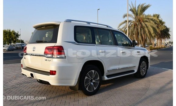 Buy Import Toyota Land Cruiser White Car in Import - Dubai in Andijon Buy Import Toyota Land Cruiser White Car in Import - Dubai in Andijon