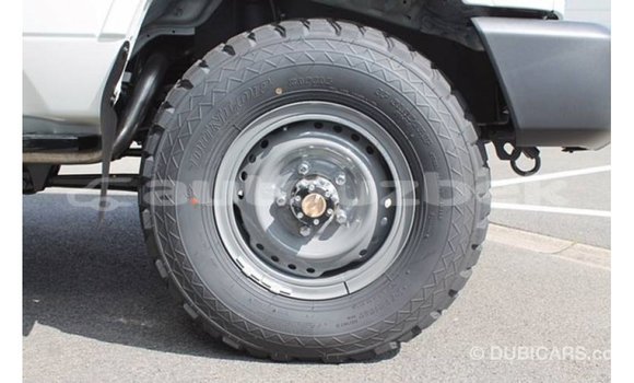 Buy Import Toyota Land Cruiser White Car in Import - Dubai in Andijon Buy Import Toyota Land Cruiser White Car in Import - Dubai in Andijon
