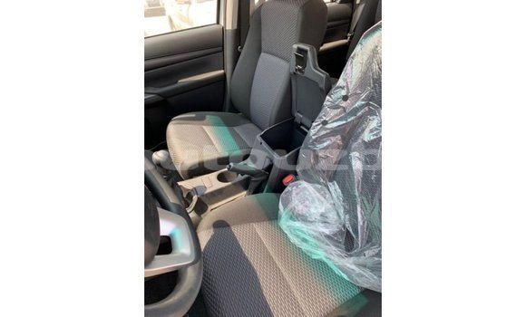 Buy Import Toyota Hilux White Car in Import - Dubai in Andijon Buy Import Toyota Hilux White Car in Import - Dubai in Andijon