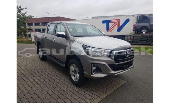 Buy Import Toyota Hilux Brown Car in Import - Dubai in Andijon Buy Import Toyota Hilux Brown Car in Import - Dubai in Andijon