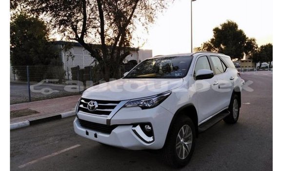 Buy Import Toyota Fortuner White Car in Import - Dubai in Andijon Buy Import Toyota Fortuner White Car in Import - Dubai in Andijon