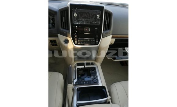Buy Import Toyota Land Cruiser White Car in Import - Dubai in Andijon Buy Import Toyota Land Cruiser White Car in Import - Dubai in Andijon