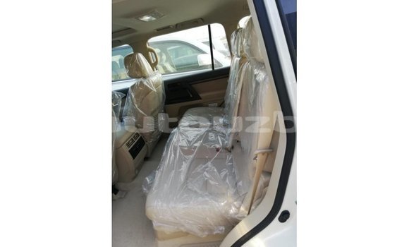Buy Import Toyota Land Cruiser White Car in Import - Dubai in Andijon Buy Import Toyota Land Cruiser White Car in Import - Dubai in Andijon