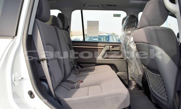 Buy Import Toyota Land Cruiser White Car in Import - Dubai in Andijon Buy Import Toyota Land Cruiser White Car in Import - Dubai in Andijon