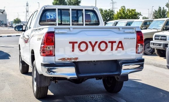 Buy Import Toyota Hilux White Car in Import - Dubai in Andijon Buy Import Toyota Hilux White Car in Import - Dubai in Andijon