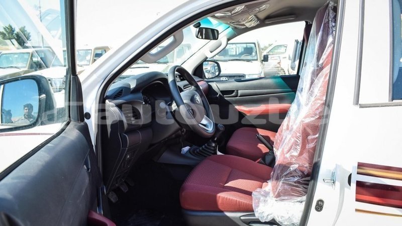 Big with watermark toyota hilux andijon import dubai 1940