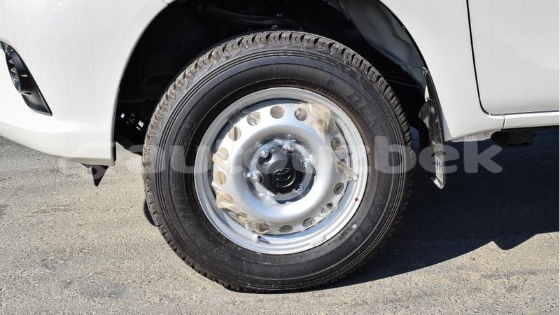 Big with watermark toyota hilux andijon import dubai 1940