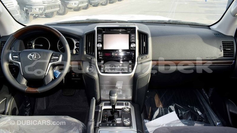 Big with watermark toyota land cruiser andijon import dubai 1942