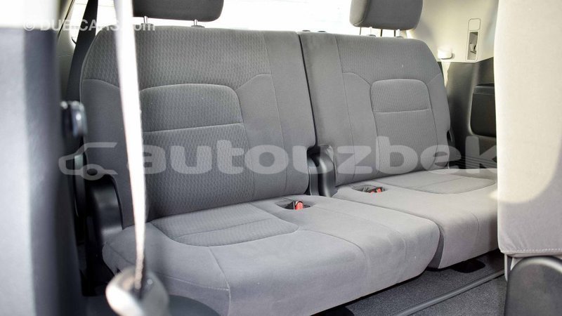 Big with watermark toyota land cruiser andijon import dubai 1942