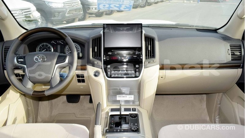 Big with watermark toyota land cruiser andijon import dubai 1943