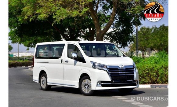 Buy Import Toyota Granvia White Car in Import - Dubai in Andijon Buy Import Toyota Granvia White Car in Import - Dubai in Andijon