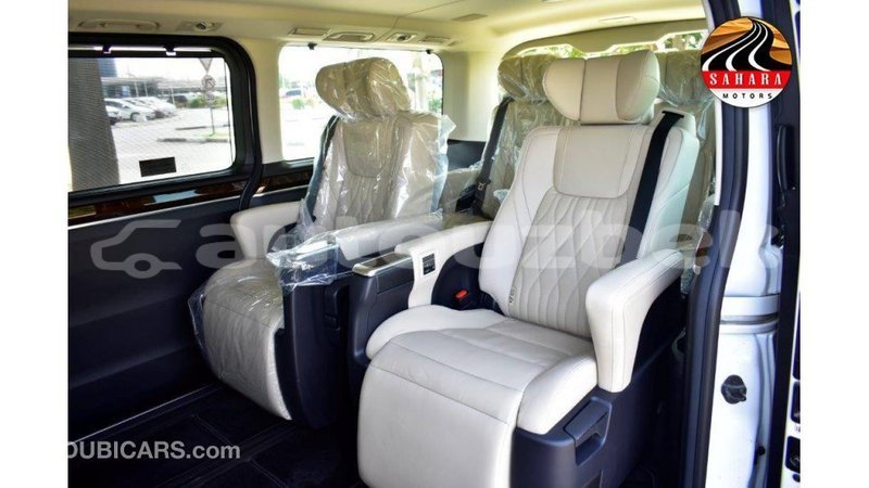 Big with watermark toyota granvia andijon import dubai 1950