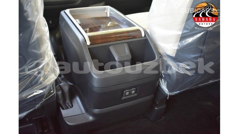 Big with watermark toyota granvia andijon import dubai 1950