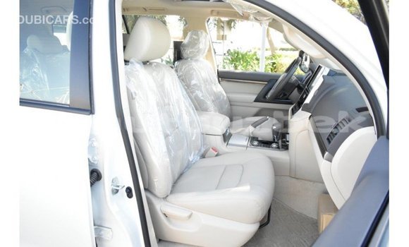 Buy Import Toyota Land Cruiser White Car in Import - Dubai in Andijon Buy Import Toyota Land Cruiser White Car in Import - Dubai in Andijon
