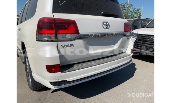 Buy Import Toyota Land Cruiser White Car in Import - Dubai in Andijon Buy Import Toyota Land Cruiser White Car in Import - Dubai in Andijon
