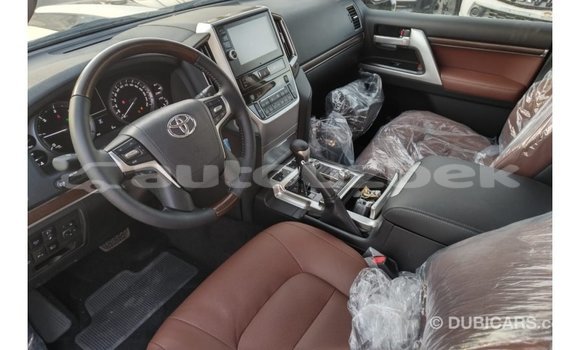 Buy Import Toyota Land Cruiser White Car in Import - Dubai in Andijon Buy Import Toyota Land Cruiser White Car in Import - Dubai in Andijon