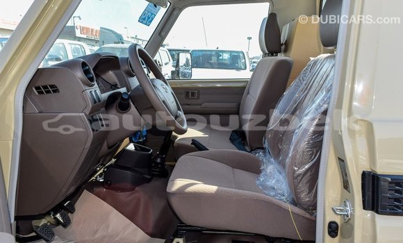 Buy Import Toyota Land Cruiser Beige Car in Import - Dubai in Andijon Buy Import Toyota Land Cruiser Beige Car in Import - Dubai in Andijon